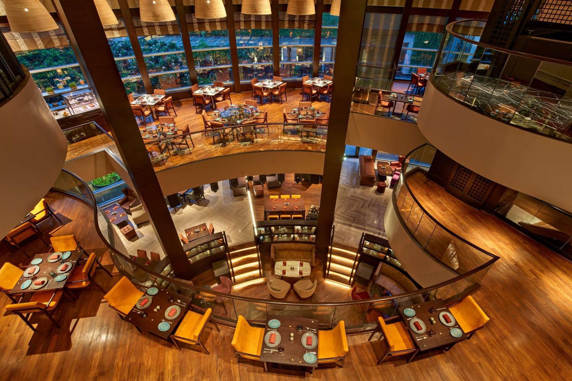 Hotel Park Hyatt Chennai Exterior foto