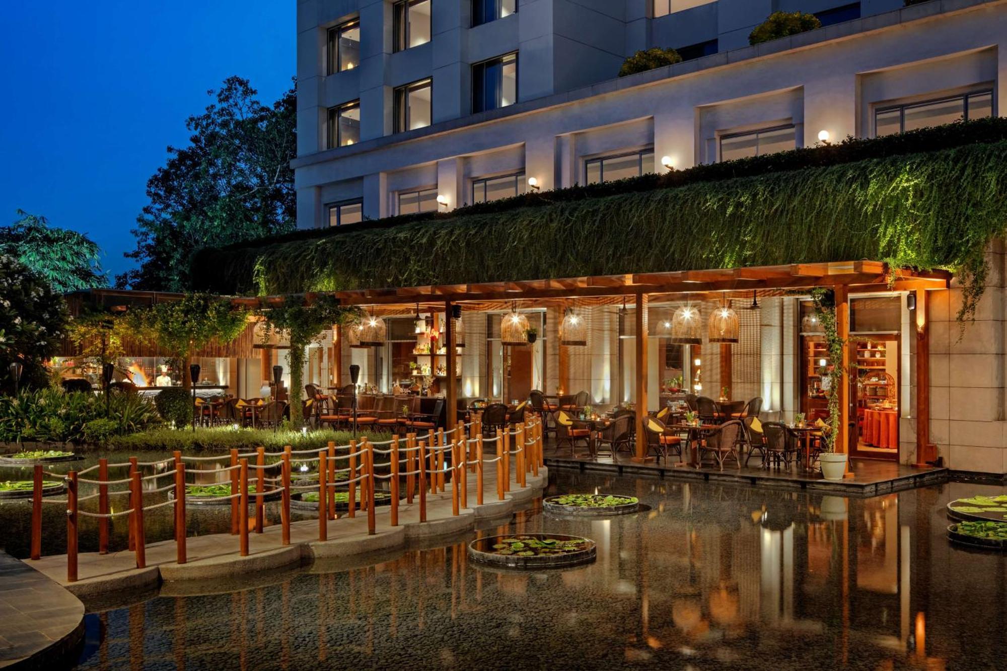 Hotel Park Hyatt Chennai Exterior foto