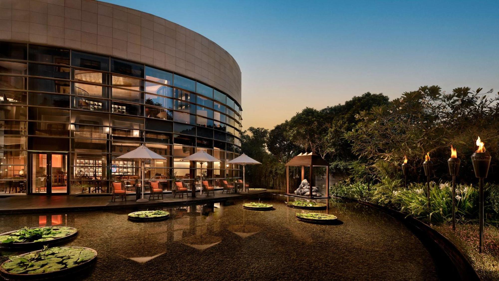 Hotel Park Hyatt Chennai Exterior foto