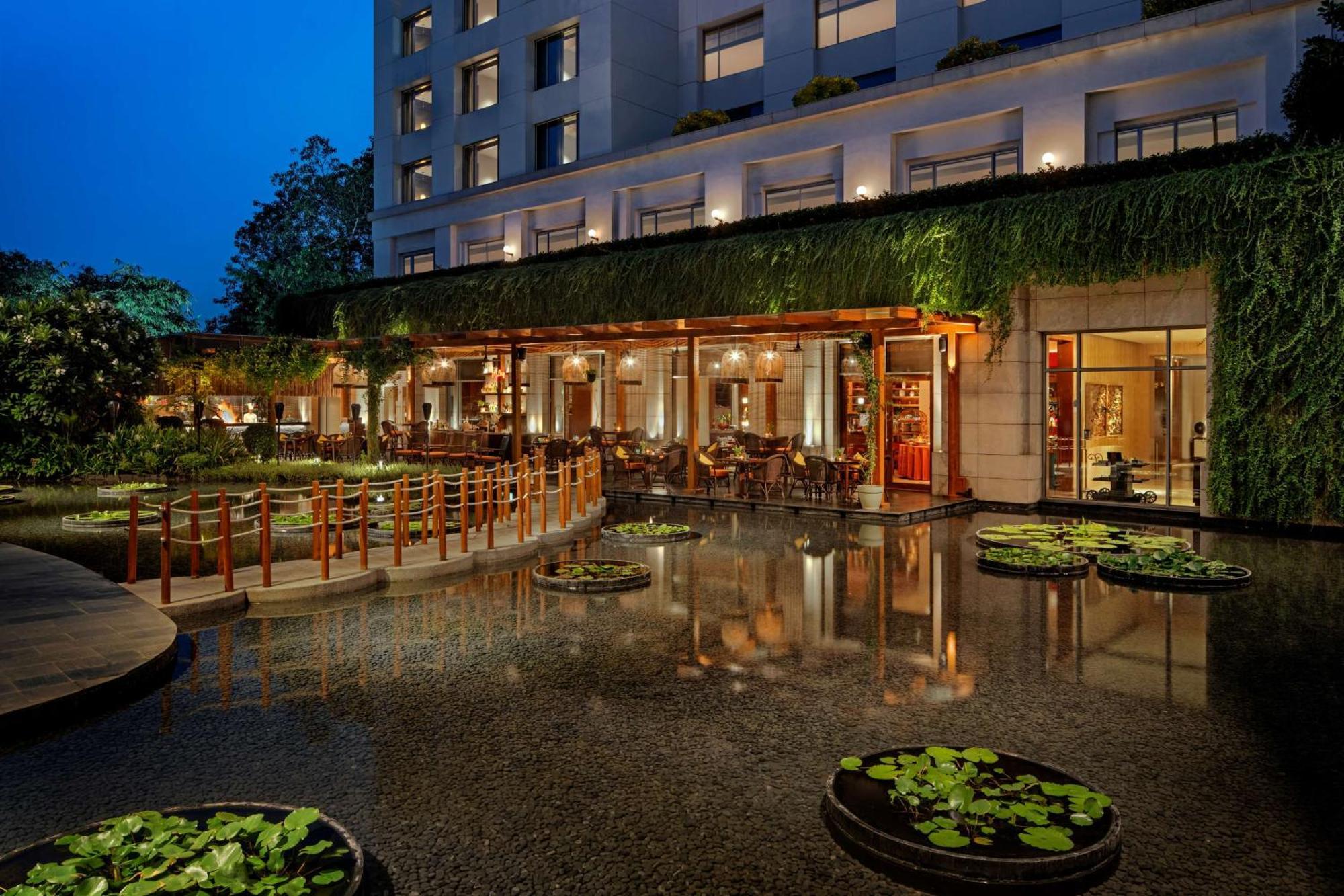 Hotel Park Hyatt Chennai Exterior foto
