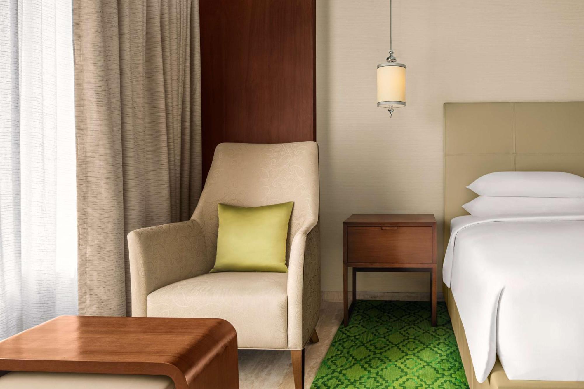 Hotel Park Hyatt Chennai Exterior foto