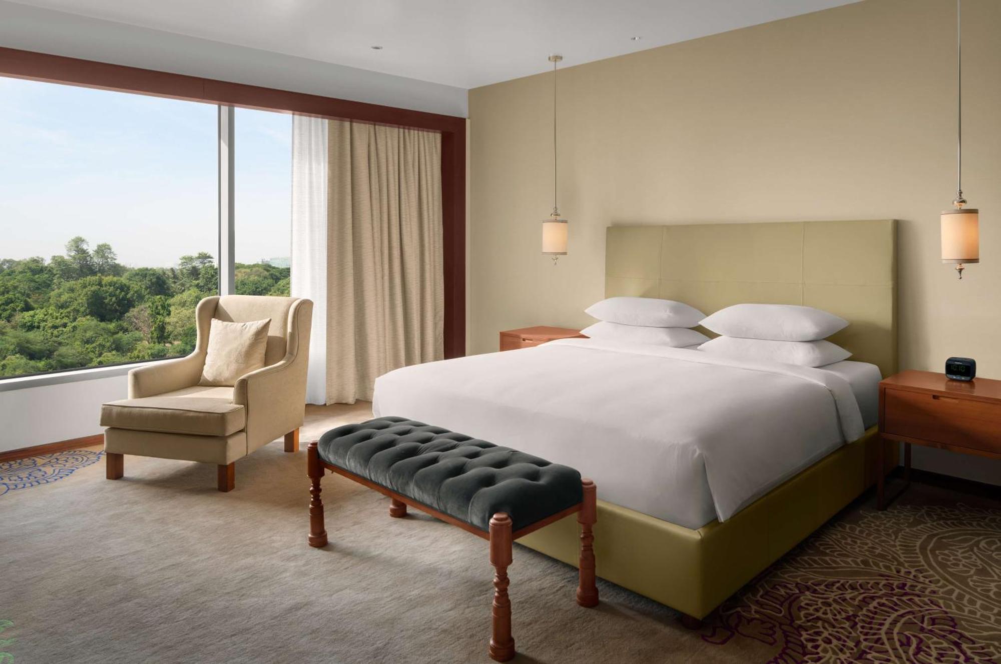 Hotel Park Hyatt Chennai Exterior foto