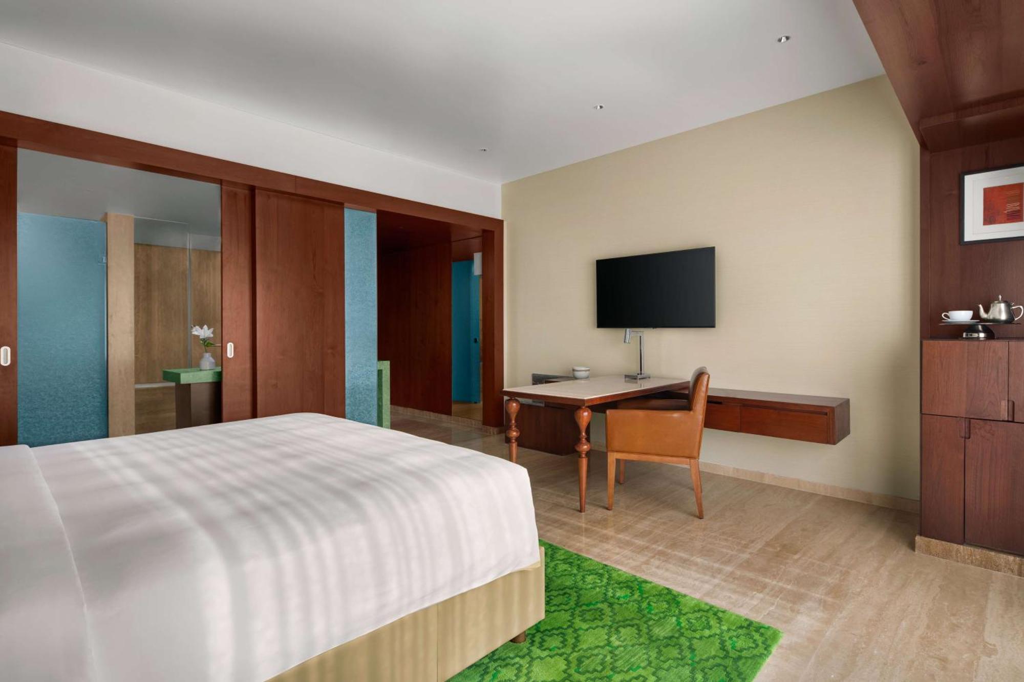 Hotel Park Hyatt Chennai Exterior foto