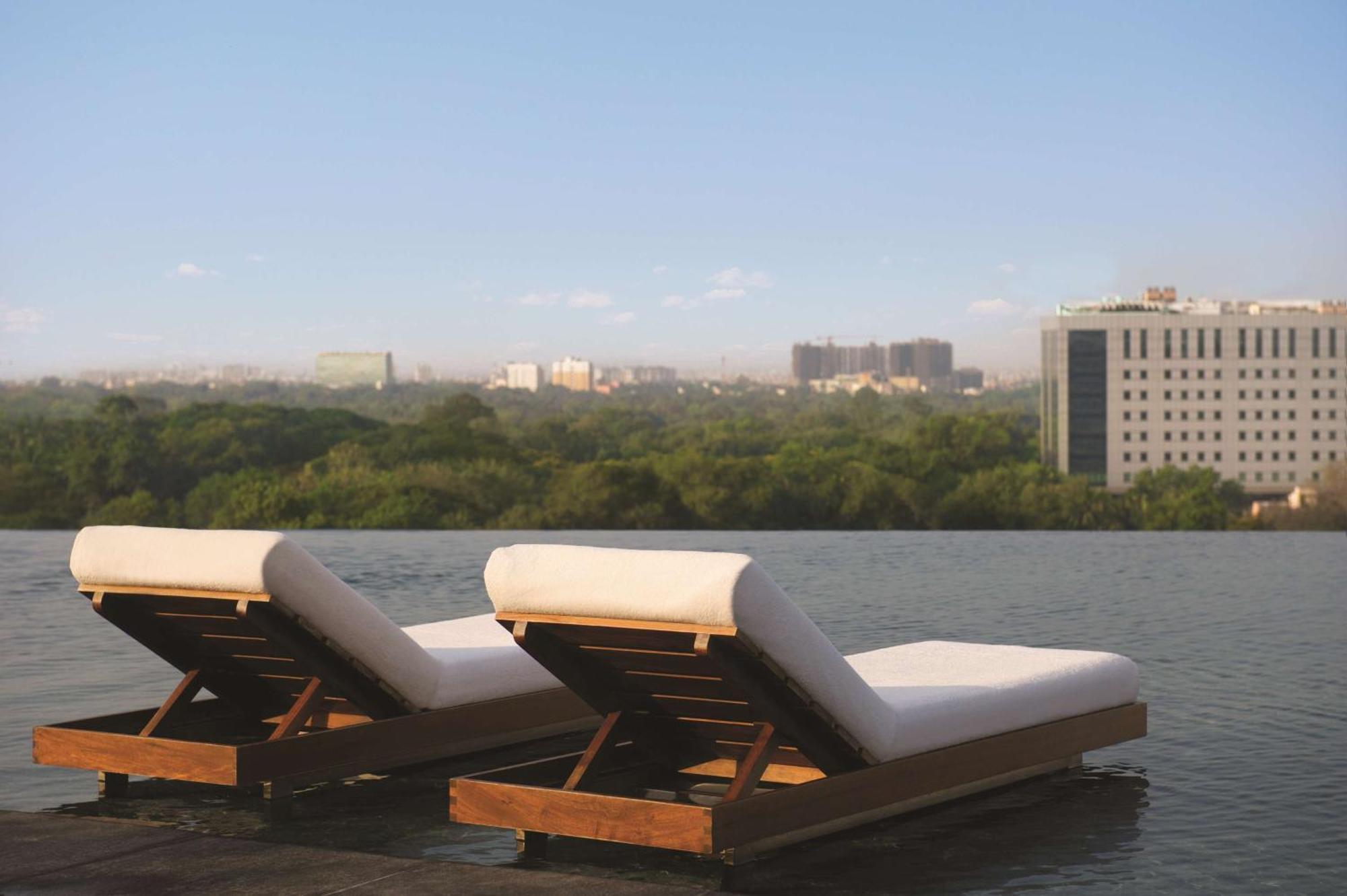 Hotel Park Hyatt Chennai Exterior foto