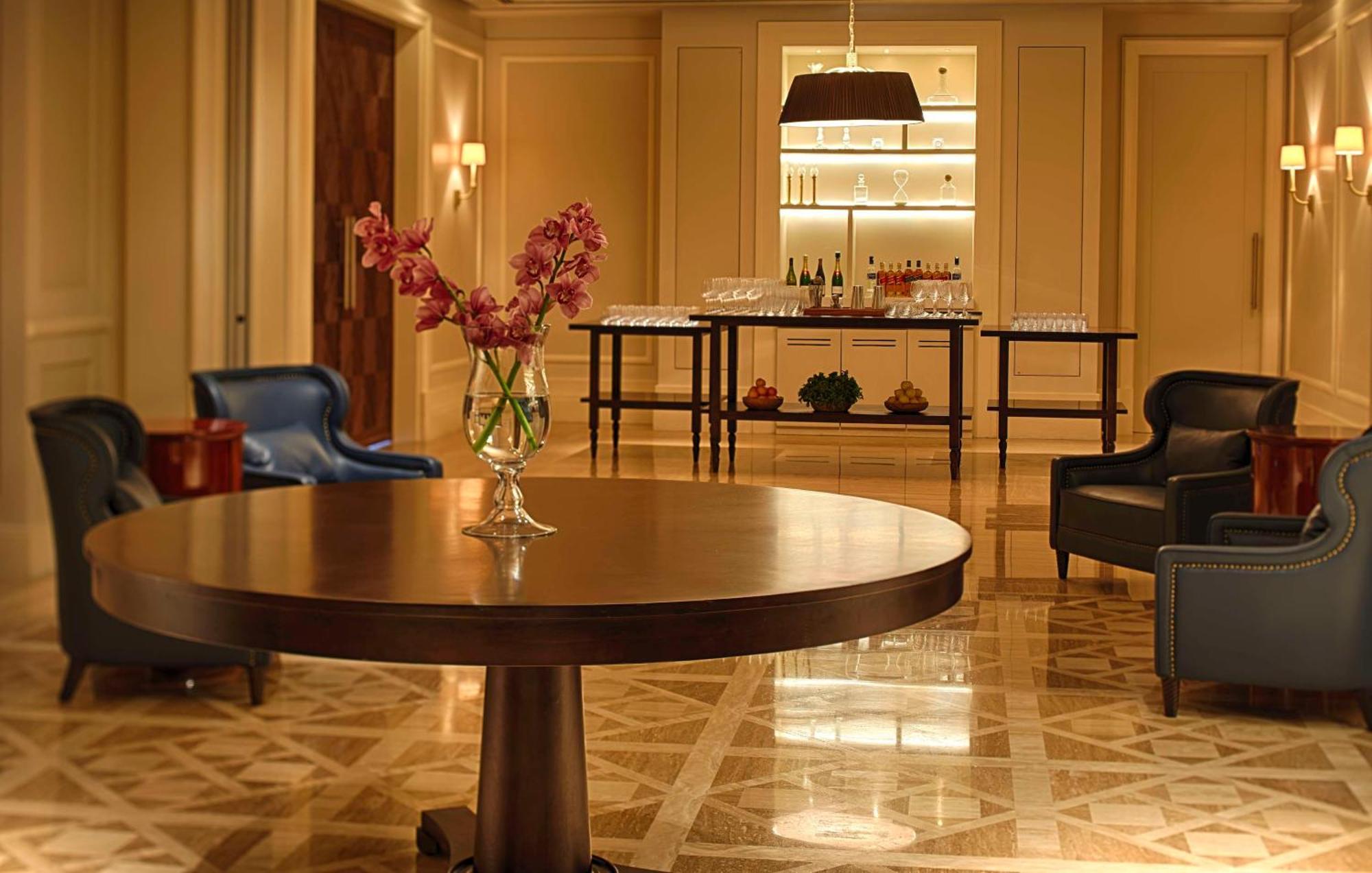 Hotel Park Hyatt Chennai Exterior foto