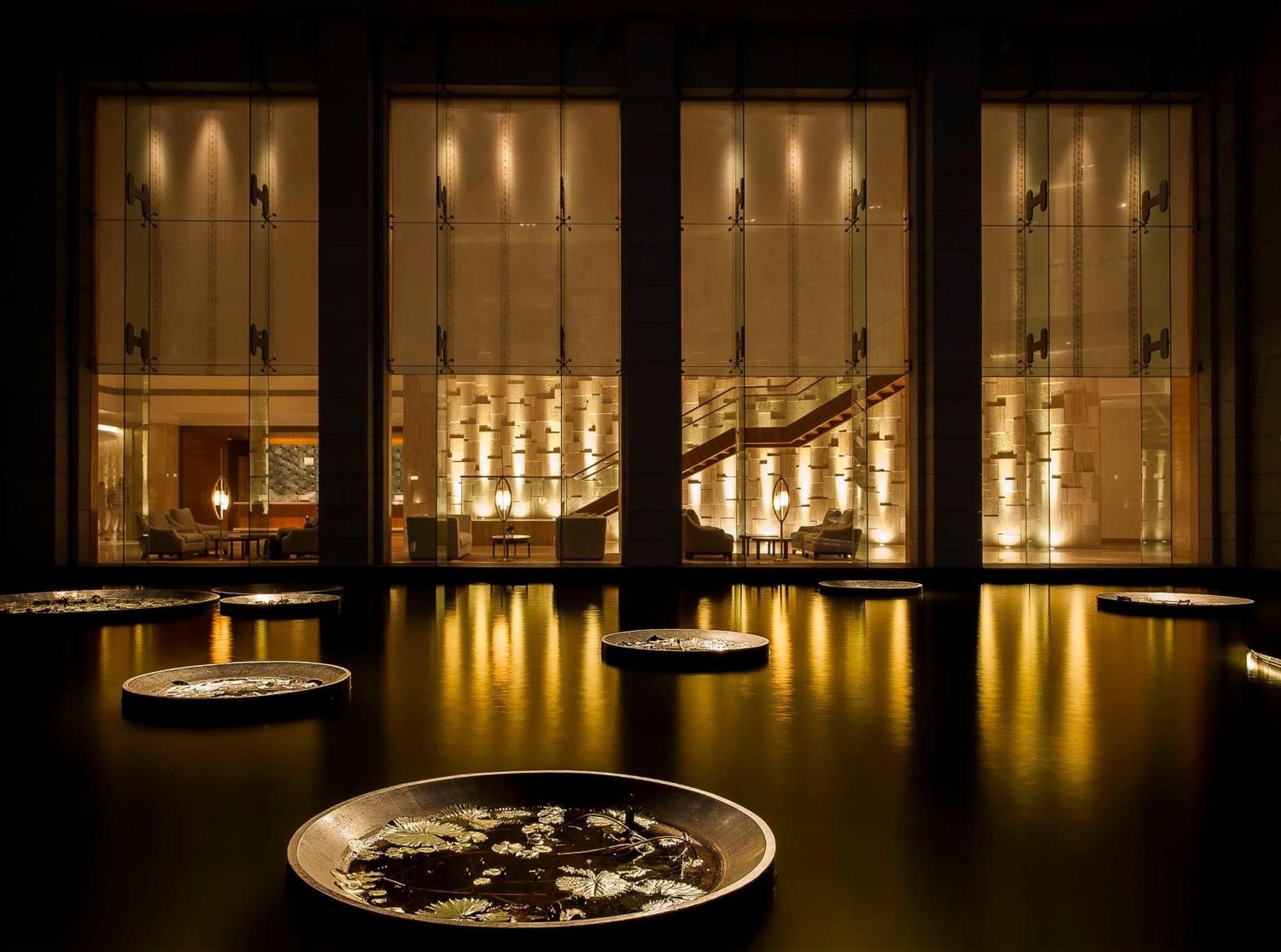 Hotel Park Hyatt Chennai Exterior foto