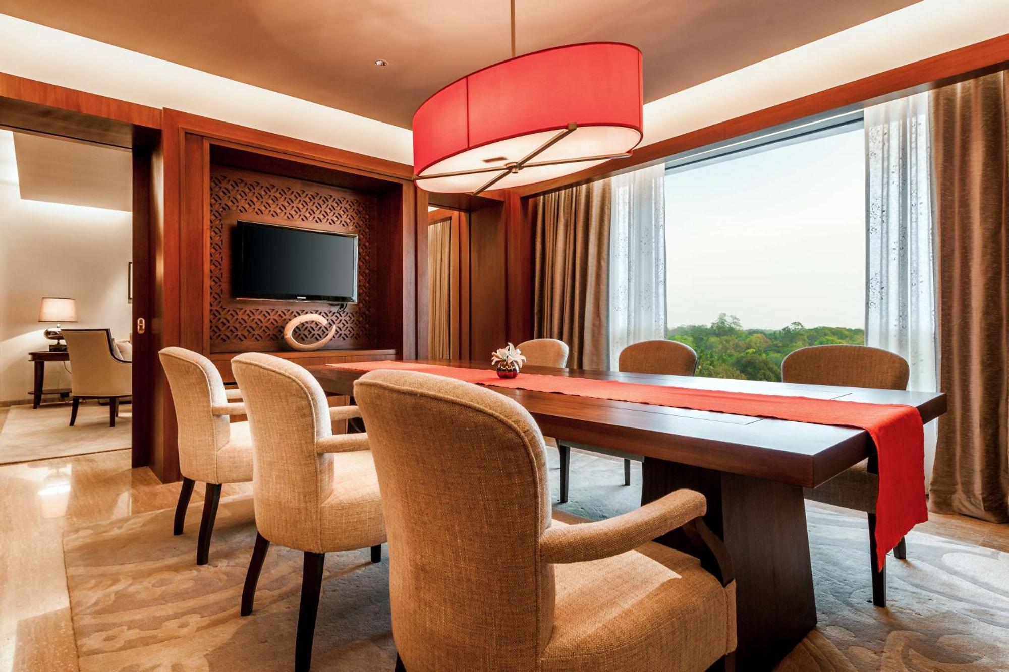 Hotel Park Hyatt Chennai Exterior foto